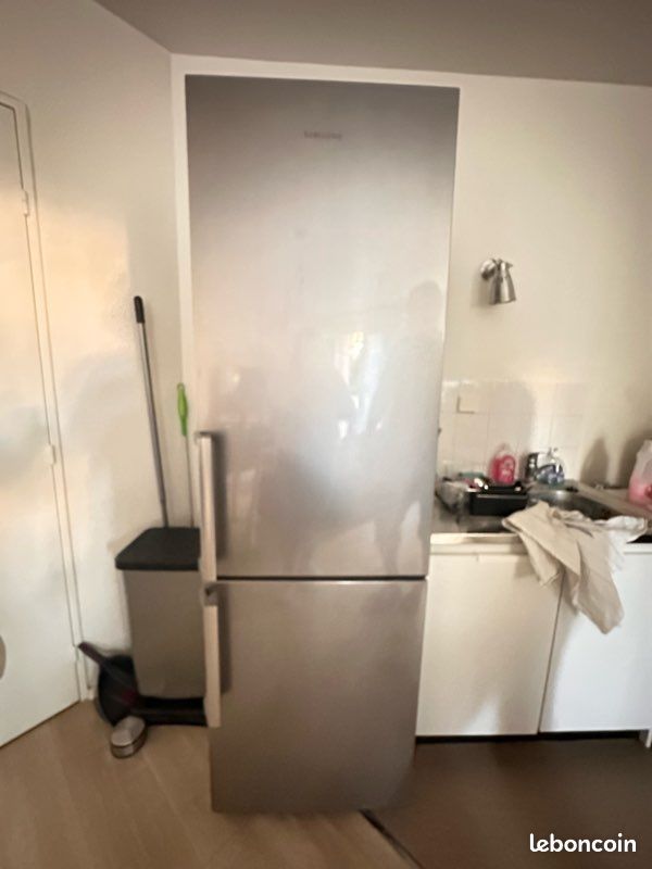 Réfrigérateur congélateur Samsung No Frost 365 L – excellent état (image 1)
