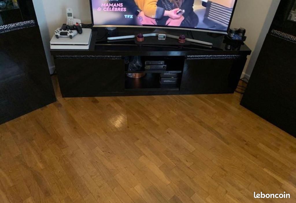 Meuble Tv & vitrines (image 2)