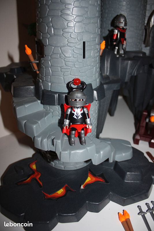 PLAYMOBIL MEGA GROS lot la citadelle du dragon rouge 4835 + additifs