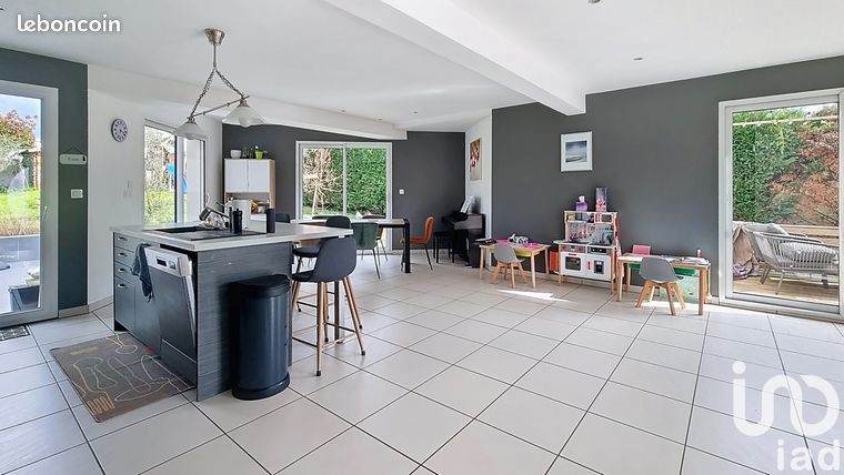 Maison 7 pièces 141 m²