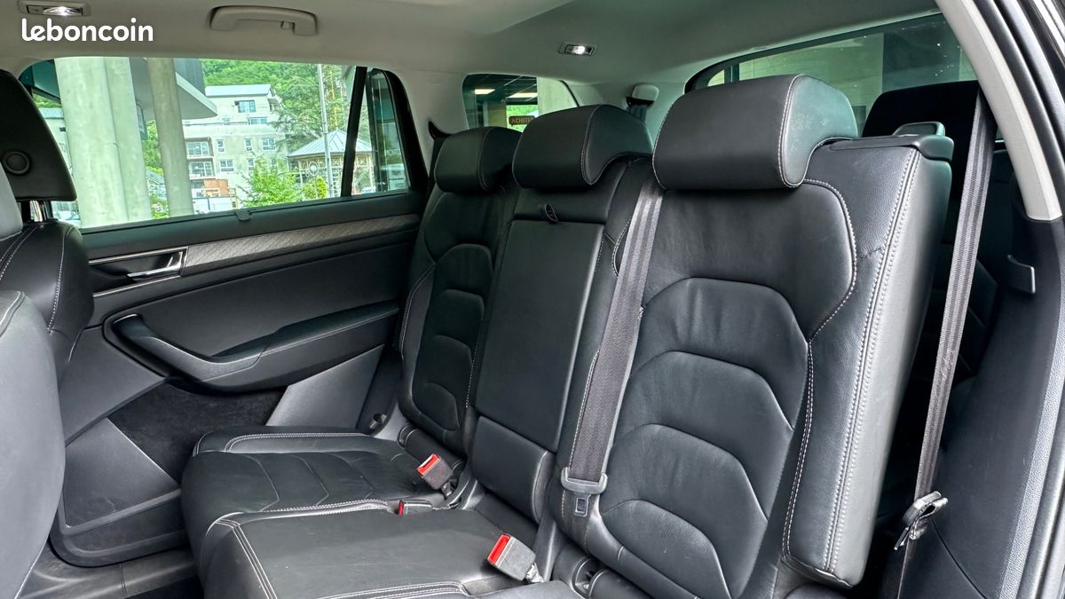 Skoda kodiaq 2.0 tdi 150 ch scr style 4x2 dsg 7pl / toit ouvrant / entretien constructeur (image 11)