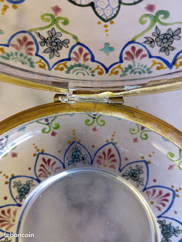 Bonbonnière ancienne en verre émaillé orientaliste – XIXe siècle (image 6)