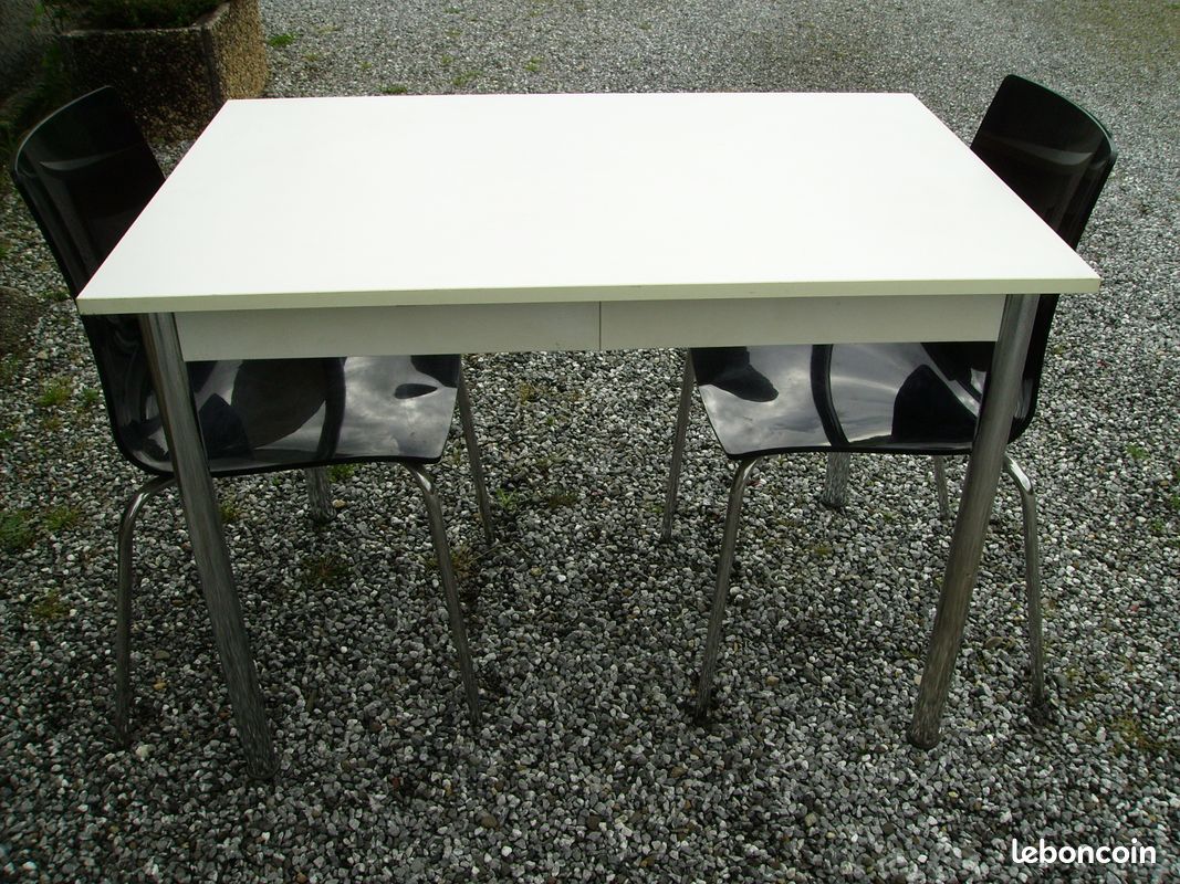 Table + 2 Chaises (image 3)