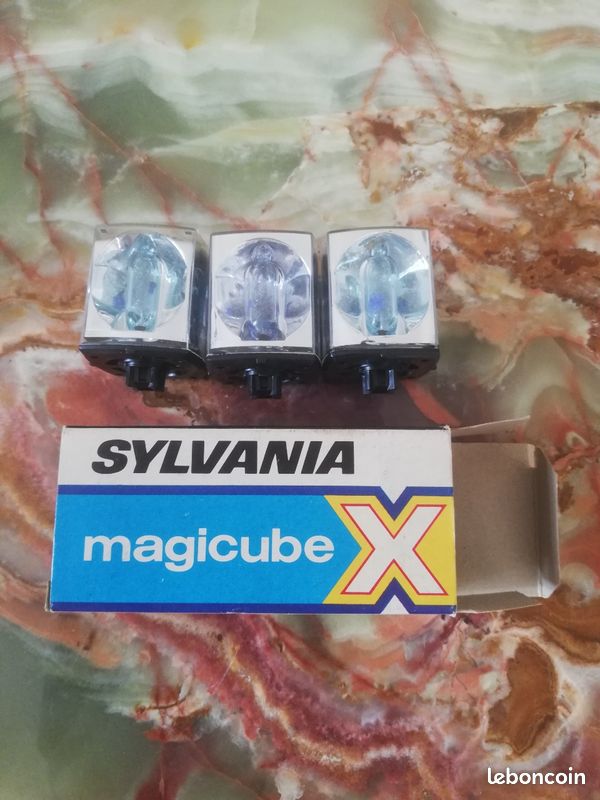 Lot de 3 Cubes Flash Vintage Sylvania Magicube Type X (Boîte d'origine) (image 1)
