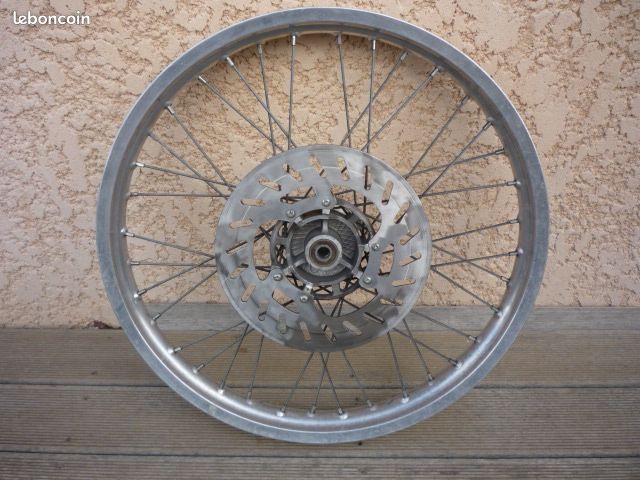 Roue avant yamaha 50 derbi 50 euros (image 1)