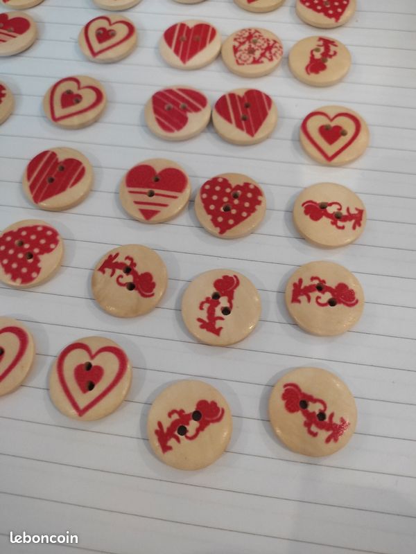 Lot de 49 boutons ronds motif coeur (image 4)