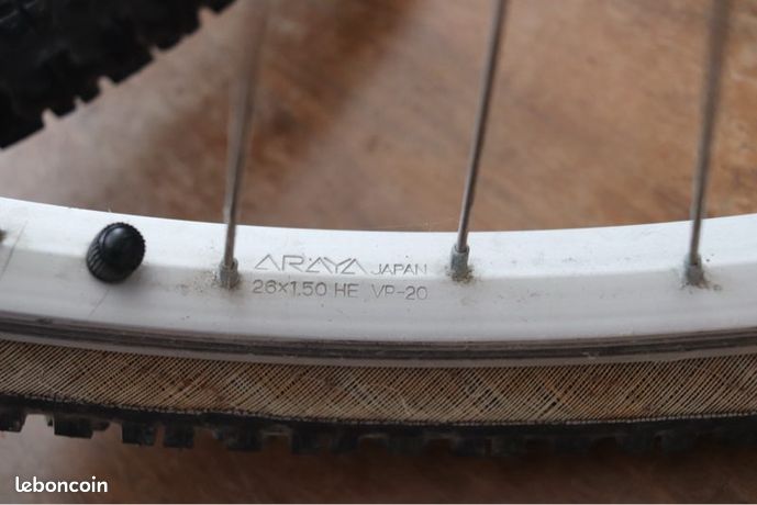 La ruota Roue 700c av, jante alu double paroi noire, qr10 | 50.95 € - Culture Vélo