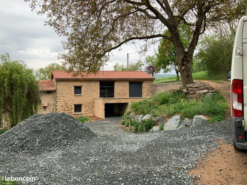 Maison 5 pièces 130 m² · à Vindry-sur-Turdine · 130 m² · 230 000 €