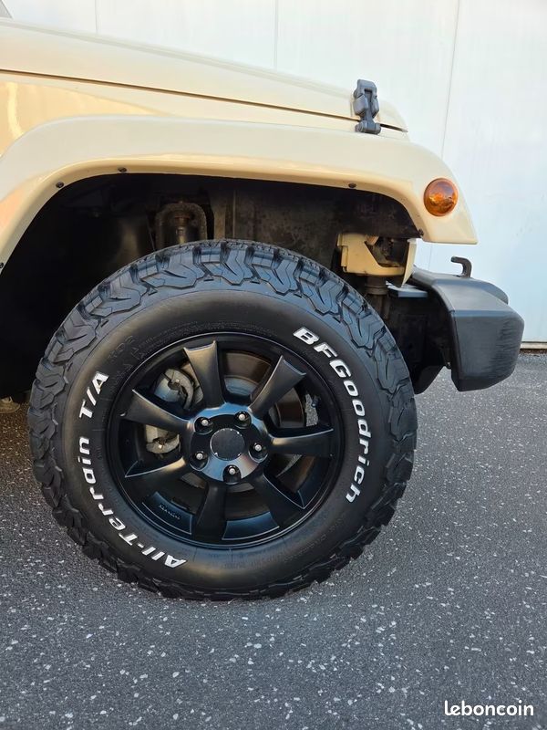 Jeep Wrangler UNLIMITED SAHARA 3.8 V6 BVA 4X4 - HARD TOP - 84 000 KM (image 8)