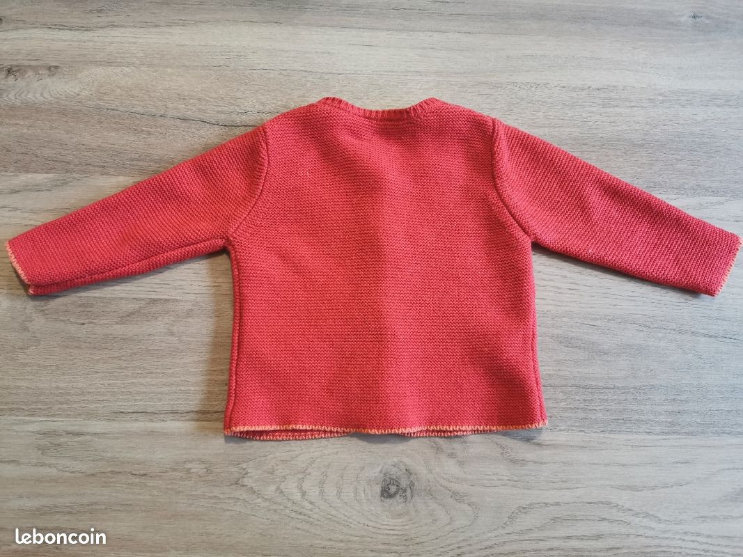 Gilet en maille rouge (image 2)