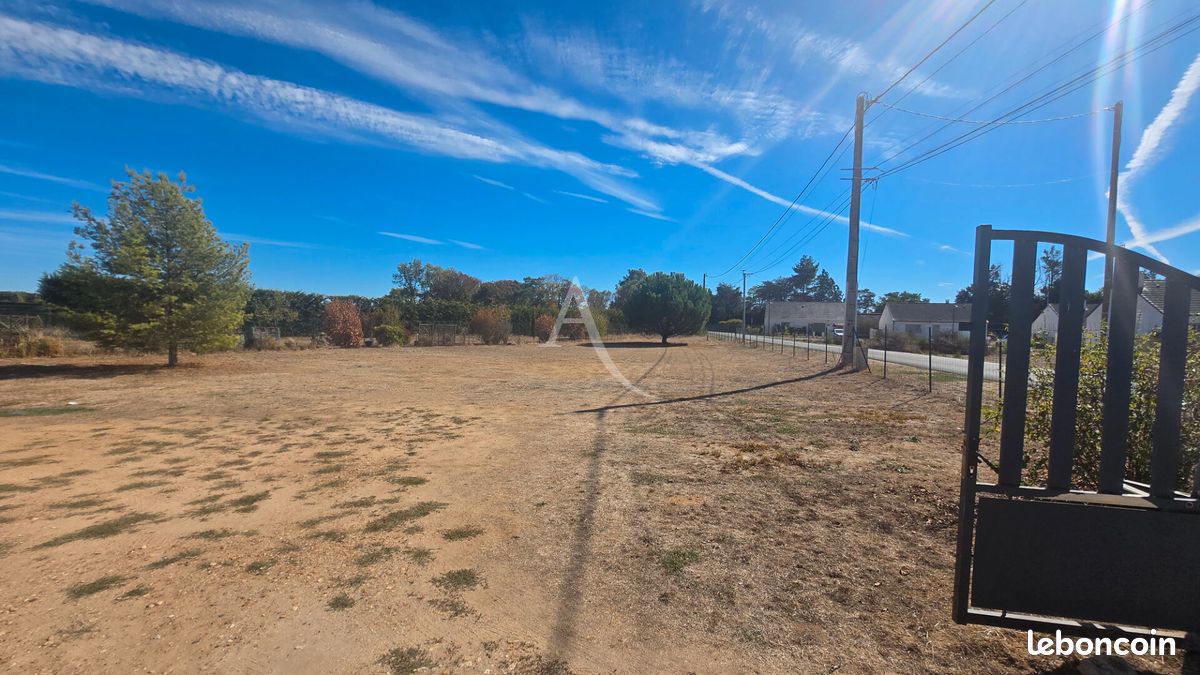 Terrain 850 m² · à Neuvy-en-Sullias · 850 m² · 59 500 €