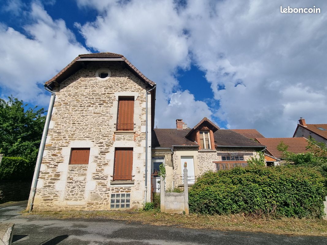 Maison 4 pièces 100 m² · à Lalizolle · 100 m² · 50 000 €