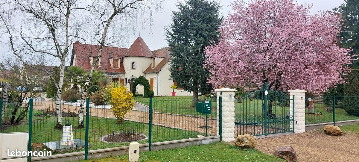 Maison 7 pièces 220 m² · à Saint-Jean-le-Blanc · 220 m² · 549 900 €
