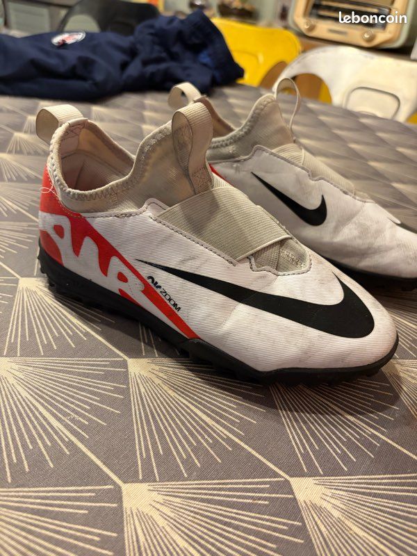 Chaussure football stabil Nike AIR ZOOM taille 36,5 (image 1)