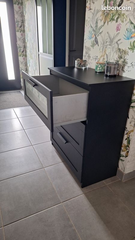 Vend table chevet et commode (image 3)