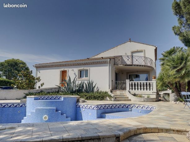 Propriété 8 pièces 244 m²