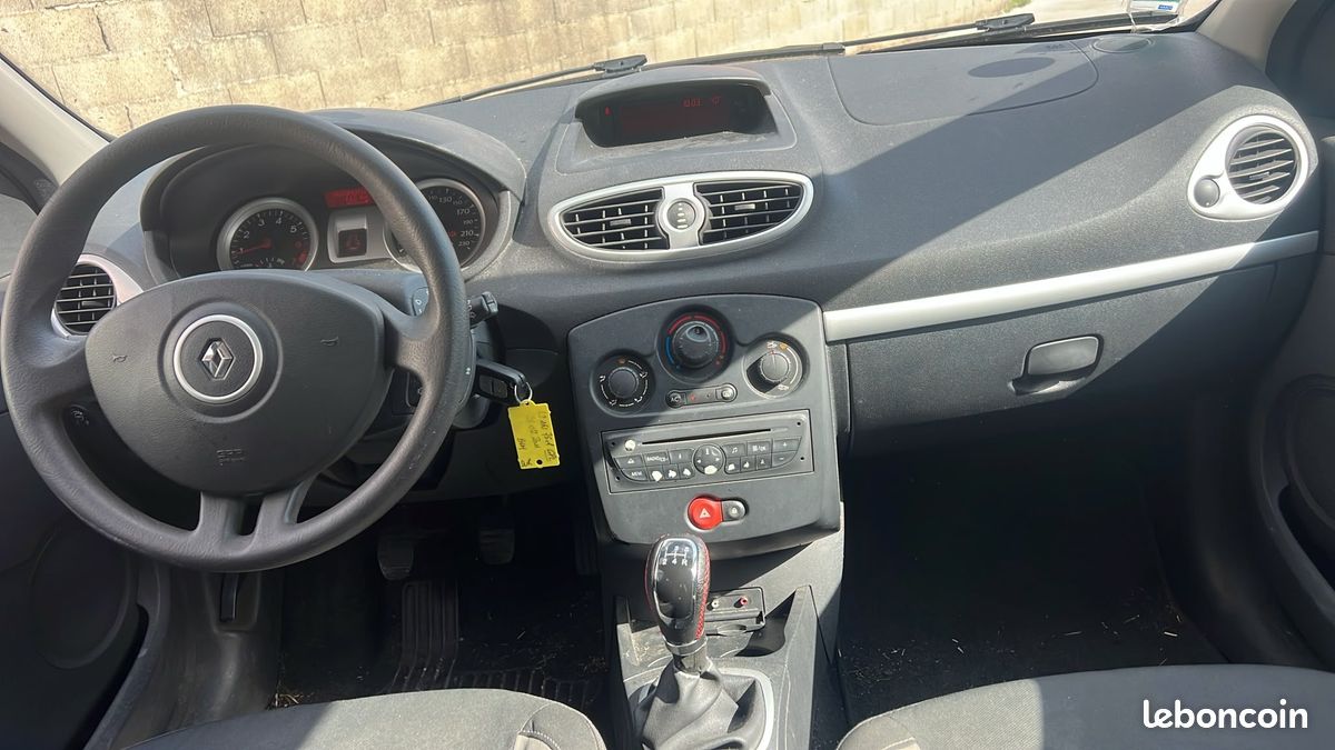 Renault Clio III GPL 1,2i 75cv 74000km (image 5)