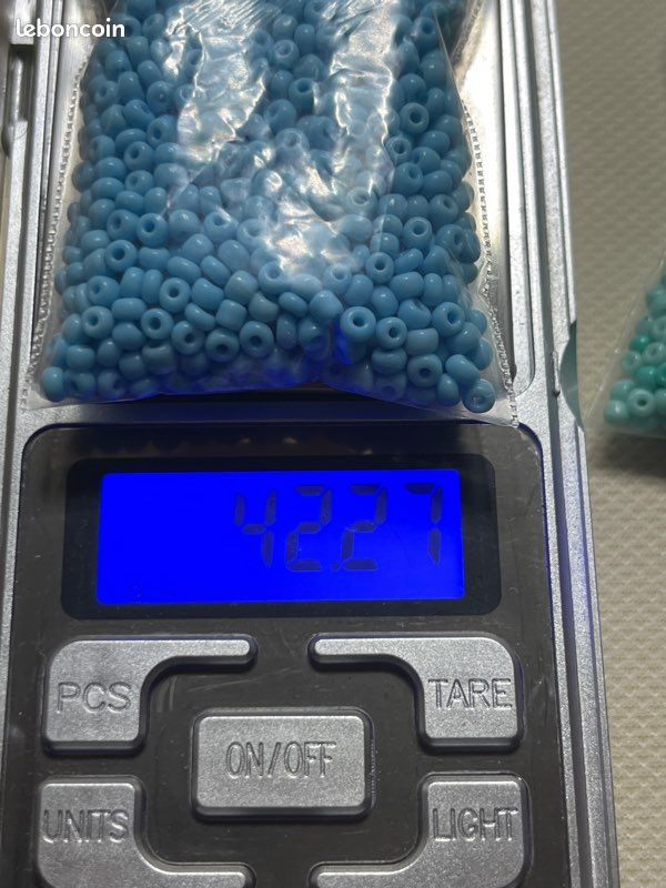 Lot De 1400 Perles Rocaille Bleu Transparent Anciennes - Années 60, Broderie Perlée