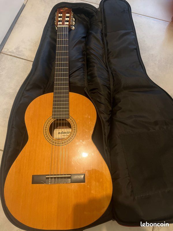 Guitare classique (image 1)