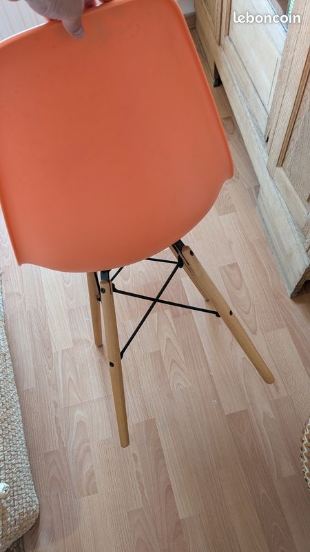 Chaise orange style scandinave (image 2)