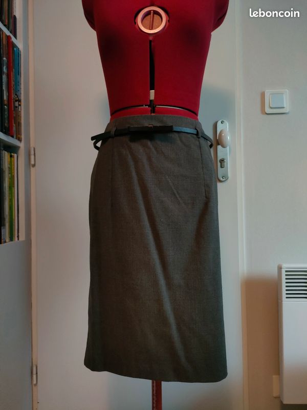 Jupe tailleur mi-longue fendue ceinture (image 1)