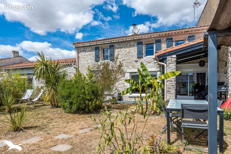 Maison 8 pièces 155 m² · à Saint-Pierre-la-Noue · 155 m² · 349 000 €