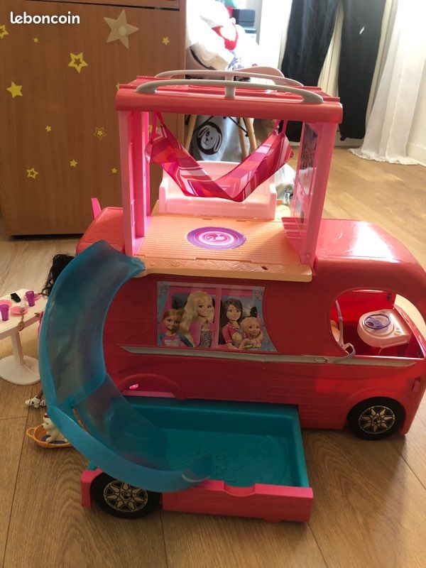 Camping-car et voiture barbie (image 2)