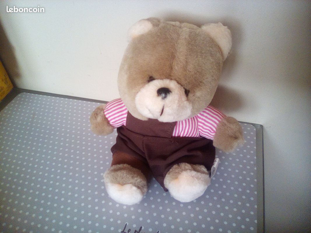 Peluche nounours habille (image 1)