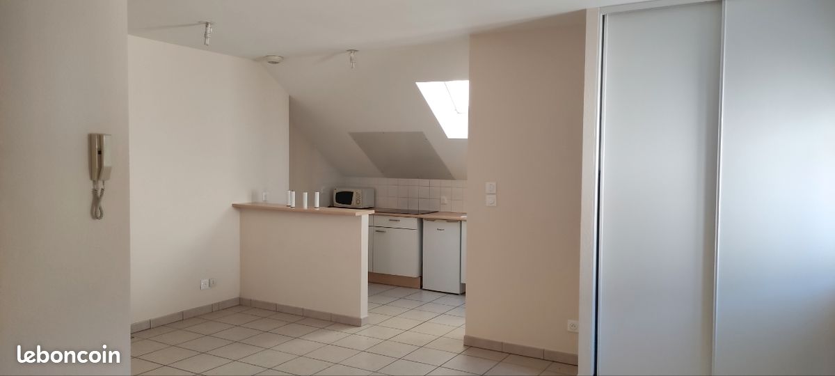 Appartement 1 pièce 30 m² · à Chaumont · 30 m² · 330 €