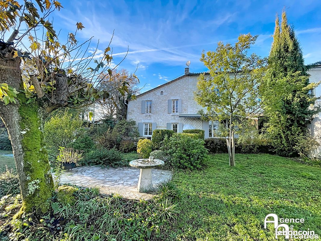 Maison 7 pièces 193 m² · à Sainte-Foy-la-Grande · 193 m² · 299 000 €