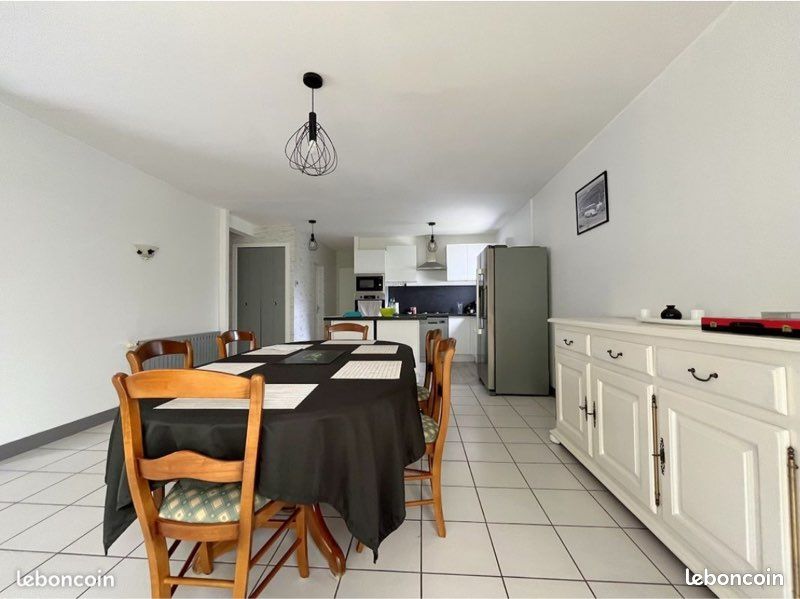 Maison 8 pièces 182 m² · à La Guerche-de-Bretagne · 182 m² · 265 000 €