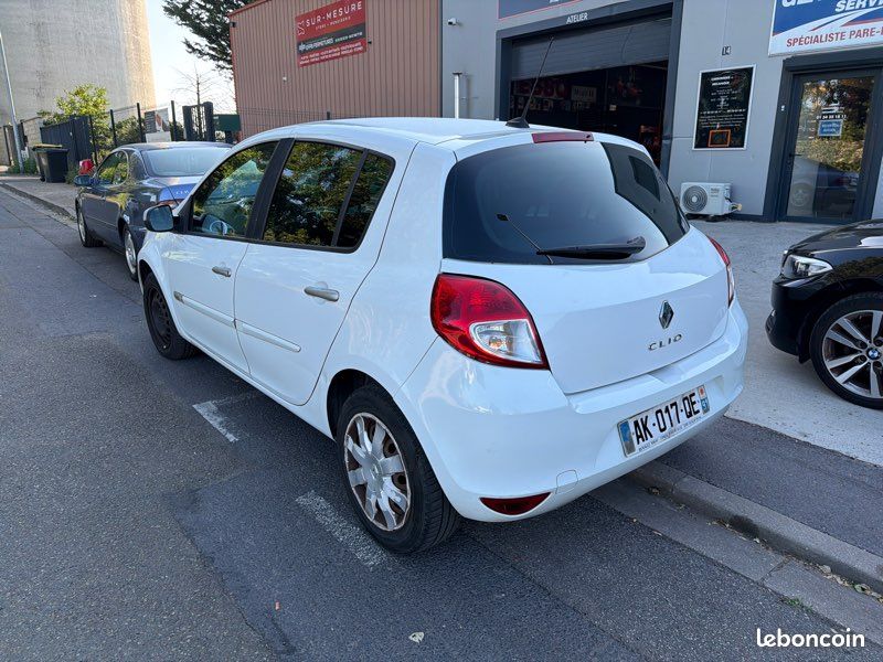 Renault clio 1.5 dci tom tom (image 2)