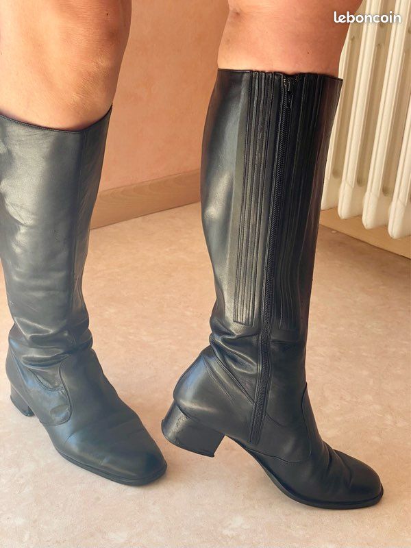 Bottes femme en cuir noir – gros mollet ajustable – taille 40