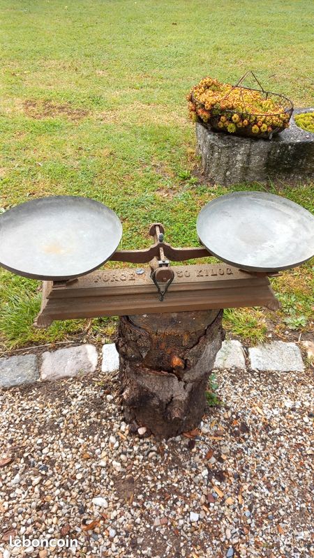 Balance ancienne (image 1)