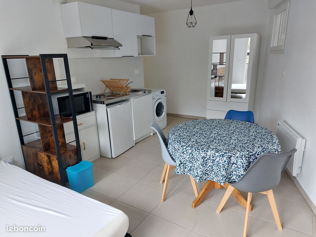Appartement 1 pièce 29 m² · à Saint-Étienne · 28,5 m² · 458 €