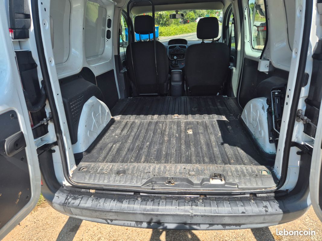 RENAULT KANGOO EXPRESS GRAND CONFORT 1.5 BLUE DCI 95ch (image 7)