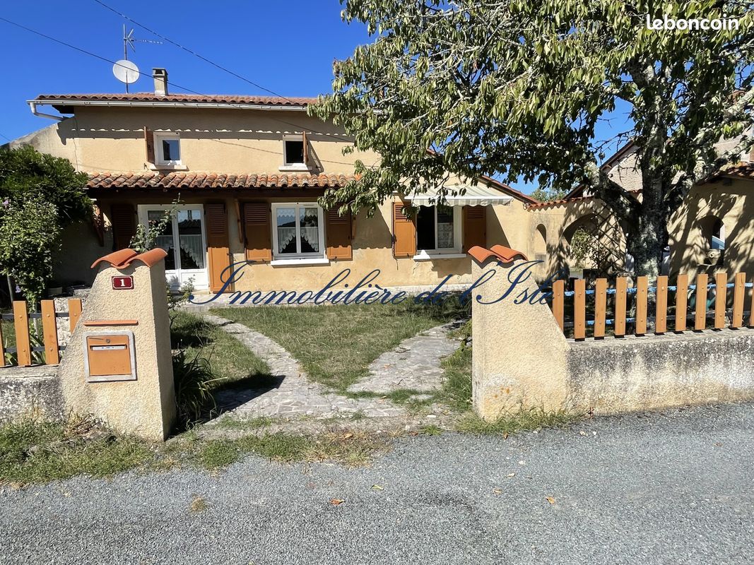Maison 5 pièces 145 m² · à Douzillac · 145 m² · 199 000 €