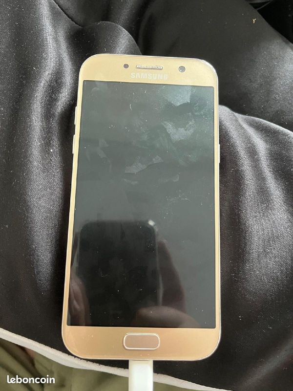Bonjour je vend mon Samsung a5 (image 1)