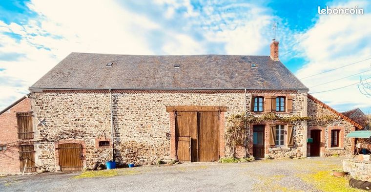 Maison en pierre sans vis à vis - Grand potentiel