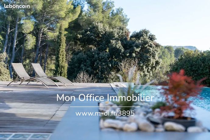 Maison 7 pièces 250 m²