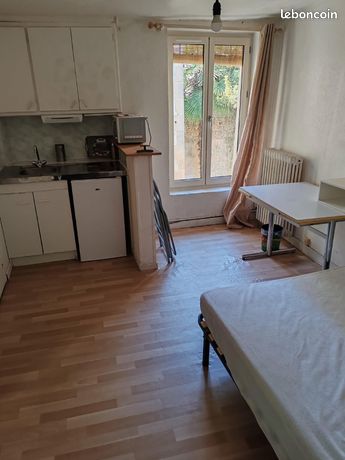 Studio meublé sur cour à Poitiers à 150 mètres de la Place de l'Hôtel de Ville