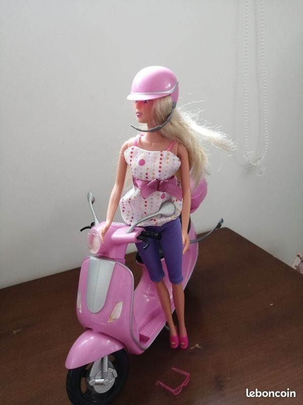 Steffi love et son scooter (image 3)