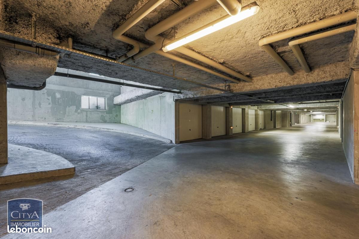 Parking Echirolles · à Échirolles · 27 000 €
