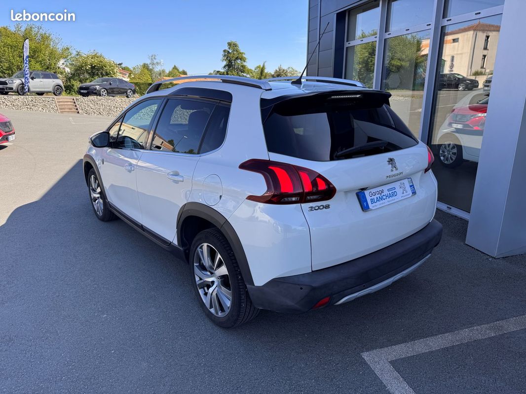 Peugeot 2008 - 1.6 BlueHdi 100CH Bvm5 Crossway (image 3)