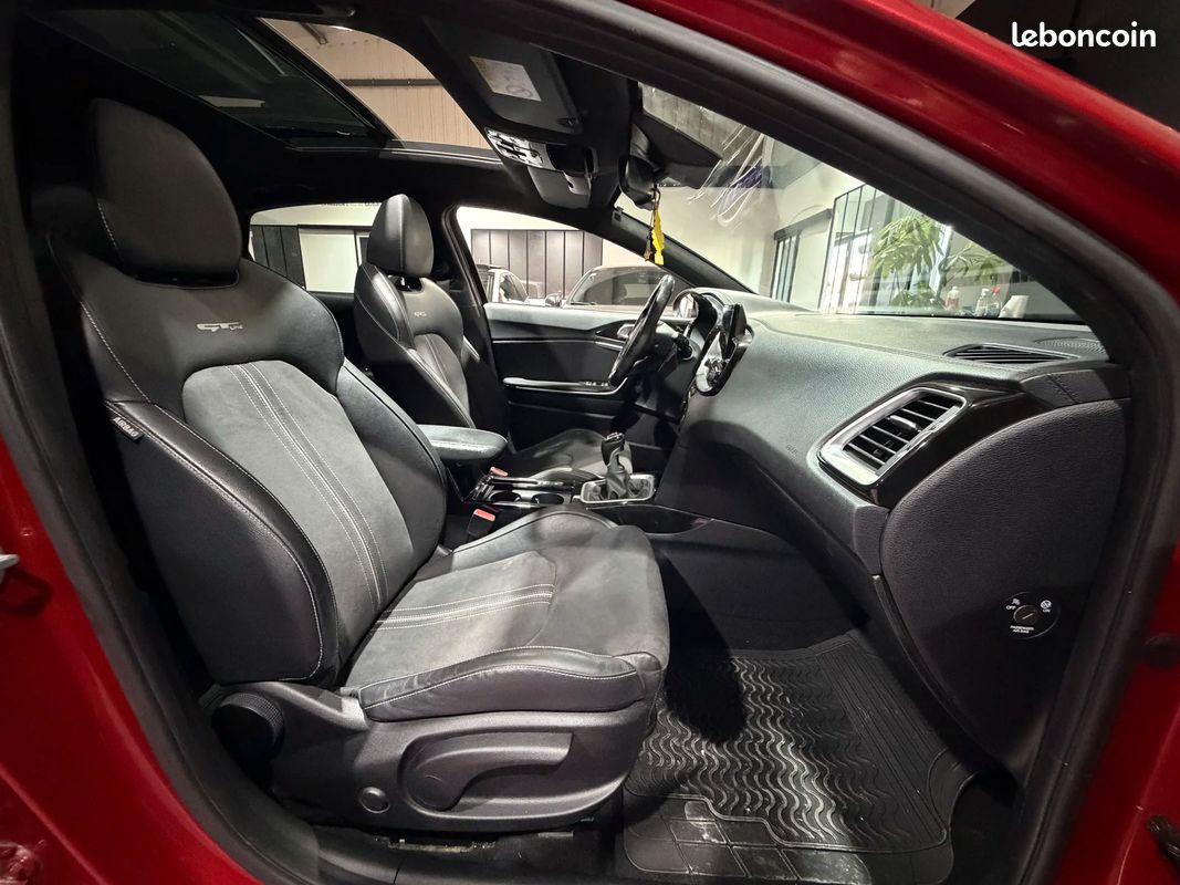 Kia CEED 1.4 140 GT Line Premium FULL ENTRETIEN KIA / TOIT OUVRANT / VOLANT CHAUFFANT (image 26)