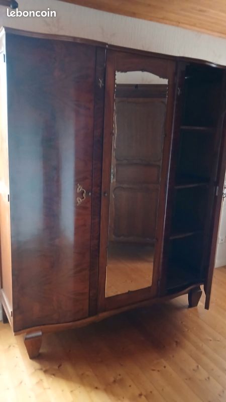 Armoire en bois (image 1)