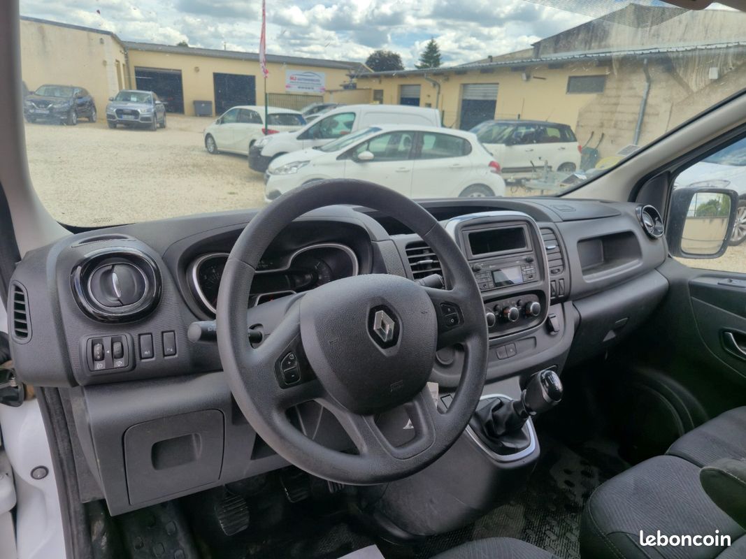 Renault trafic fourgon gn l1h1 1000 kg dci 120 grand confort 11990 euro ttc 12 mois garantie (image 5)