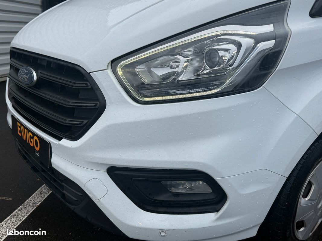 Ford transit custom fourgon 270 2.0 tdci 130 l1h1 limited / carplay / camera de recul / attelage (image 14)