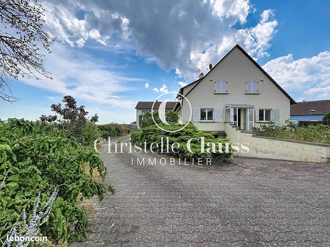 Maison 8 pièces 217 m² · à Saint-Hippolyte · 217 m² · 599 900 €
