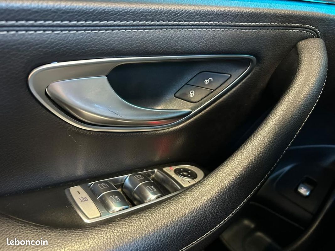 MERCEDES CLASSE E E 220 D - BVA 9G-Tronic BERLINE - AMG Line - TOIT OUVRANT - CAMERA 360 - ENTRETIEN COMPLET - 2EME (image 25)
